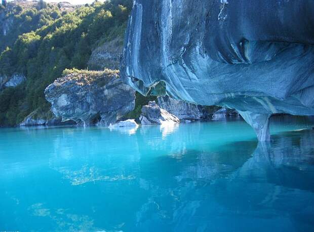 Мраморные пещеры (Las Cavernas de Marmol) в озере Хенераль-Каррера (lago General Carrera), Чили