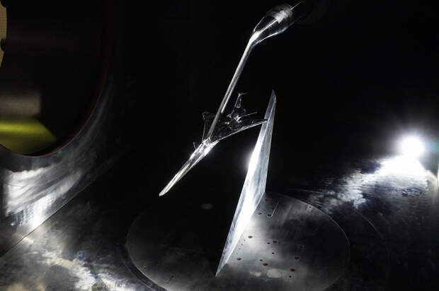 NASA и Япония проверили «тихий» сверхзвук масштабной модели сверхзвукового самолёта X-59