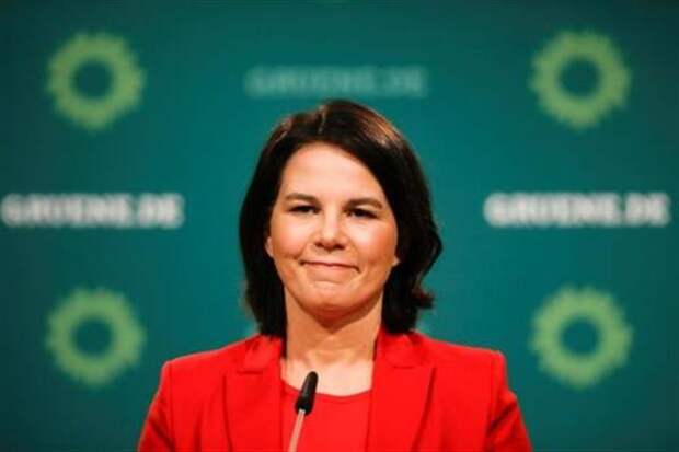 Annalena Baerbock, Germany's Green party co-leader and a top candidate for the upcoming national election in September, speaks at a news conference after a party's leaders meeting in Berlin, Germany, April 26, 2021. Markus Schreiber/Pool via REUTERS