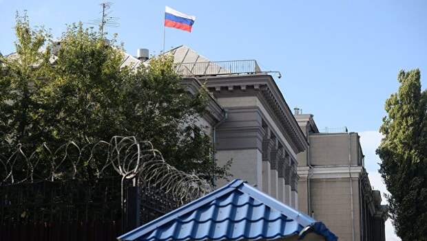 Здание посольства Российской Федерации в Киеве, где проходят выборы в единый день голосования. 18 сентября 2016