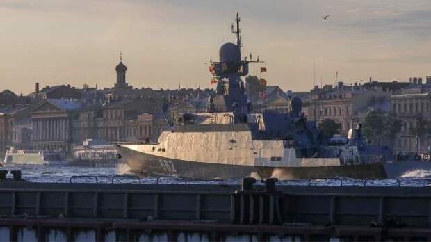 Морской вариант изделия "Панцирь-С", а именно зенитный ракетно-артиллерийский комплекс (ЗРАК) "Панцирь-М" довольно неплохо показывает себя при боевом использовании на новейшем МРК Черноморского Флота.-2