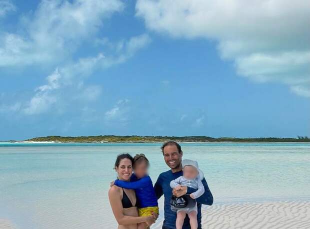 Теннисист Рафаэль Надаль показал редкие семейные фото