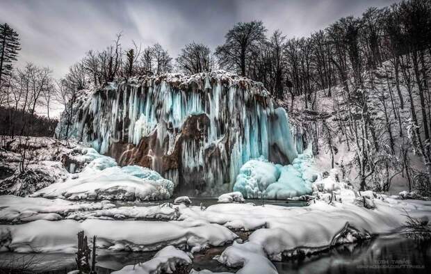 10 фантастических снимков царства тысячи замерзших водопадов на Плитвицких озерах