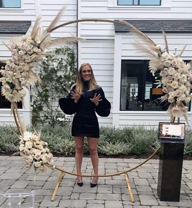 Адель станет ведущей шоу Saturday Night Live