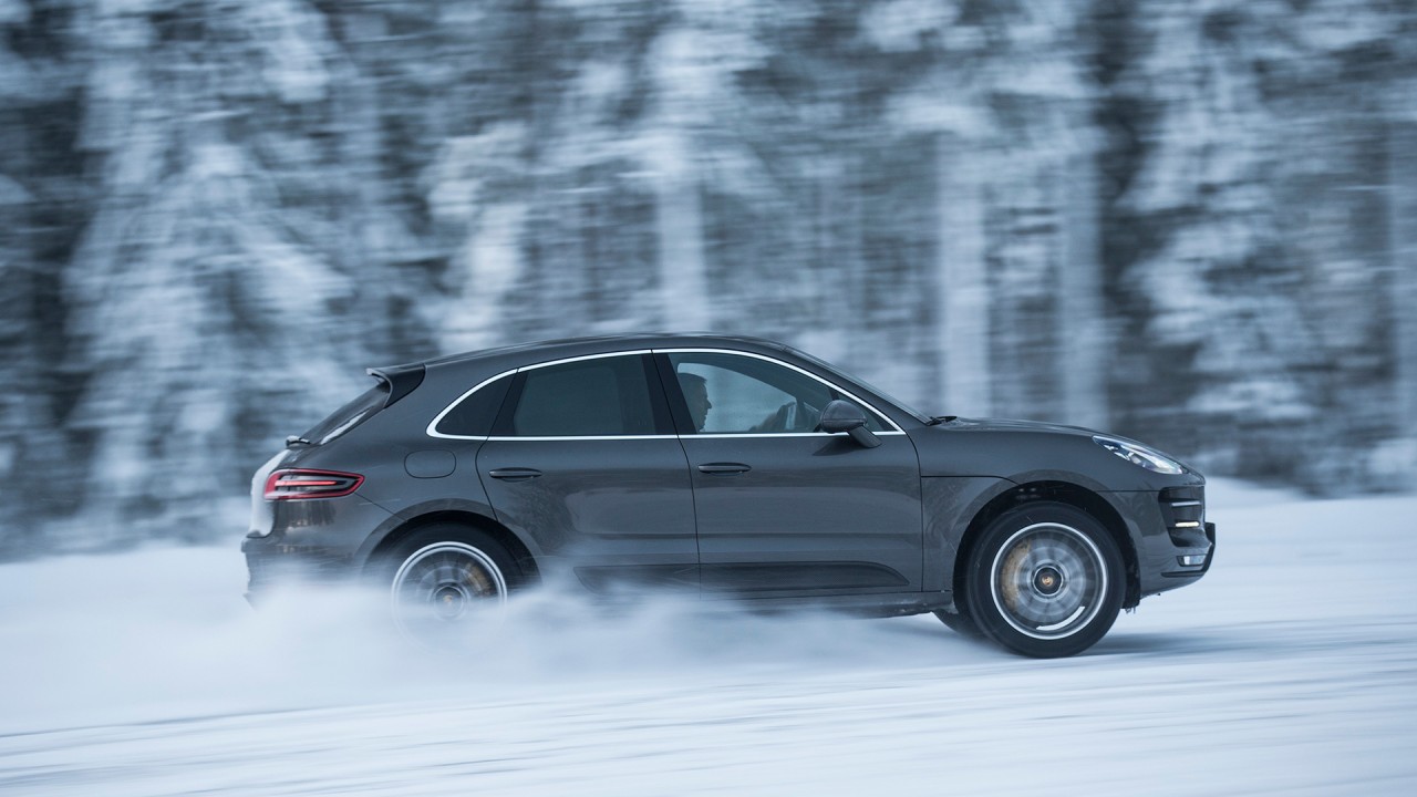 Porsche Macan Turbo стал на 40 сил мощнее и на 800 тысяч дороже. И мы на нем поездили. Фото 3