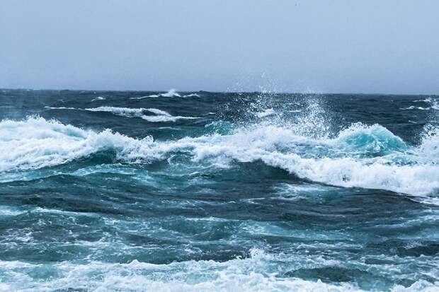 На Сочи обрушится шторм: дождь, гроза и сильный ветер