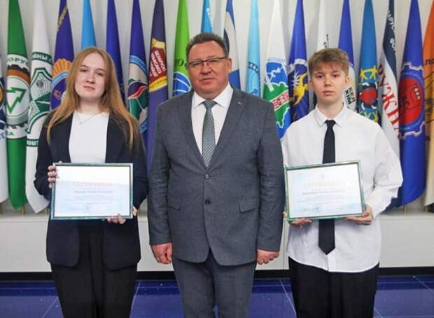 Учащаяся Бобруйского госмедколледжа Татьяна Тихонова удостоена профсоюзной стипендии.