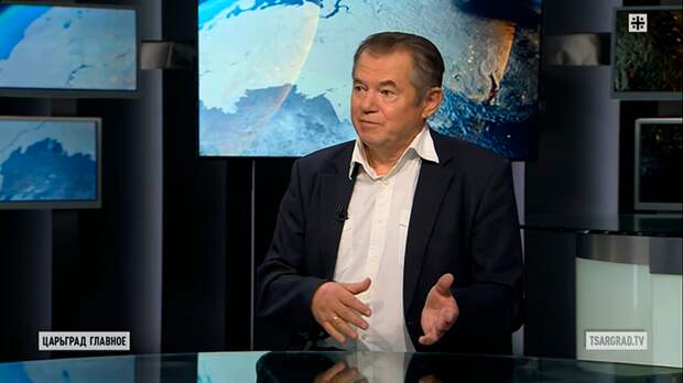 ТОГДА КУРС РУБЛЯ ТУТ ЖЕ ПОШЁЛ ВВЕРХ. ПОСЛЕ ЦЕНТРОБАНК ИСПОДТИШКА ОТМЕНИЛ ВСЁ ЭТО ДЕЛО. РЕЗУЛЬТАТ ОЧЕВИДЕН: ПРЕДЛОЖЕНИЕ ВАЛЮТЫ СОКРАТИЛОСЬ, БЕГСТВО КАПИТАЛА ПРОДОЛЖИЛОСЬ. ФОТО: ЦАРЬГРАД