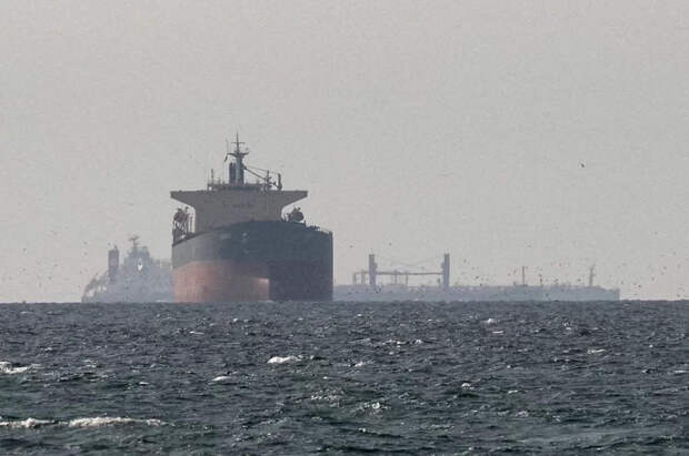 Китайский танкер прошел через Ормузский пролив вопреки санкциям США