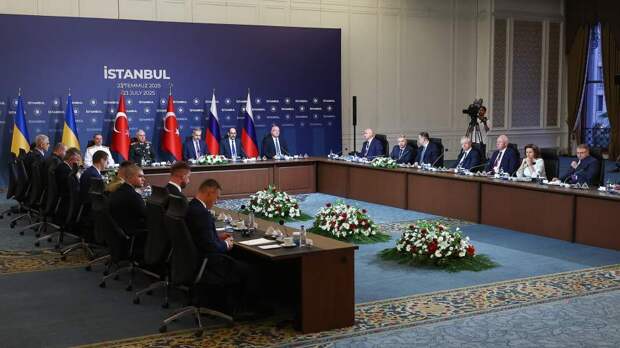 Фокус с вниманием: Киев заявлениями об остановке переговоров отвлекает граждан от скандалов