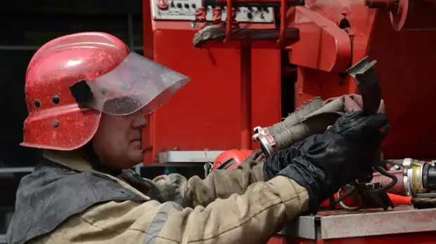 Спасатели ликвидировали угрозу перехода огня с ландшафтных пожаров на микрорайоны Кургана