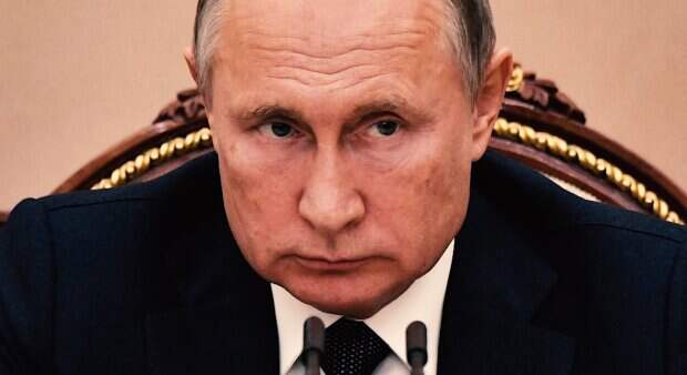 С 12 мая на работу: Путин поддержал идею открыть предприятия