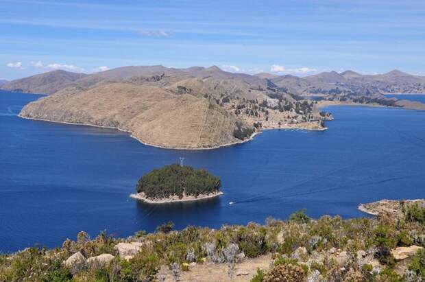 На дне озера Титикака нашли древний инкский ларец