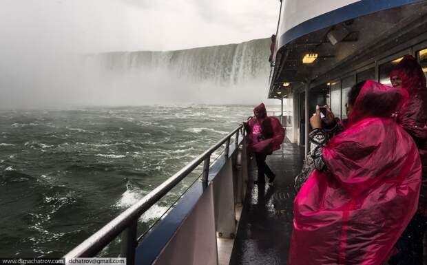 Niagaraoutside08 Ниагарский водопад. Вид изнутри