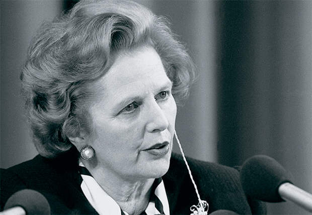 Маргарет Тэтчер, премьер-министр Великобритании в 1979–1990 годах: «Люди слишком хорошо помнят про свои социальные права, и никто не вспоминает про свои обязательства. А не существует такой вещи, как социальные права, до тех пор, пока ты не исполнишь свои обязательства» 56-02.jpg ТАСС