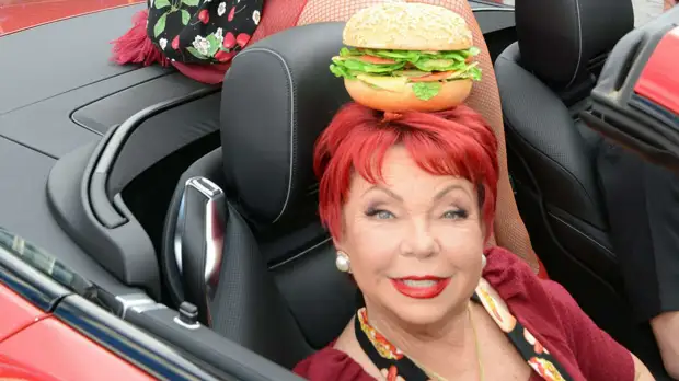 Тарзан заступился за тещу после обвинений в безвкусице