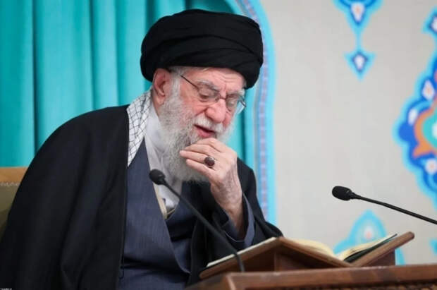 Семенов оценил, могли ли аятоллу Ирана Хаменеи убить из-за предательства