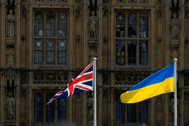 Посольство России в Британии: новая военная помощь Киеву канет в "черную дыру"