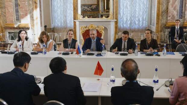 В Петербурге прошло юбилейное заседание Российско-Китайской подкомиссии по культурному сотрудничеству