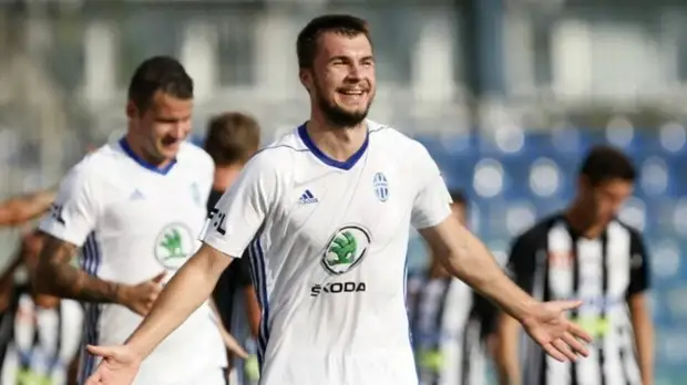 Комличенко заявил, что он и его клуб открыты для предложений по трансферу