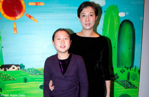 Почему Джеки Чан отрекся от родного сына и внебрачной дочери, оставив их без наследства?