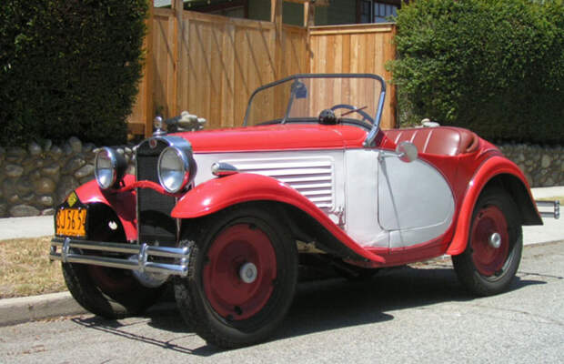 http://www.allcarcentral.com/Austin/Austin_roadster_1932_Rick_Feibusch_2010.jpg