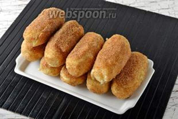 Картофельные палочки с сыром готовы.