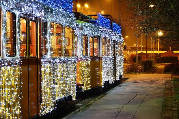 trams09 Чудесные светящиеся трамваи в ночном Будапеште