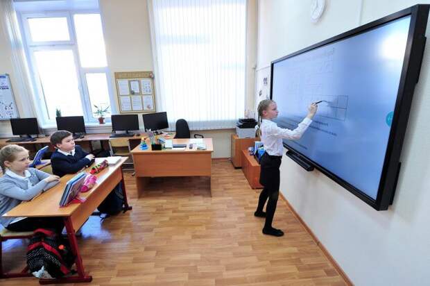 В «Московской электронной школе» появились новые варианты проверочных работ / агентство "Москва"