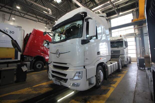 Как чинят и обслуживают китайские грузовики: побывал на СТО Dongfeng, рассказываю, что увидел