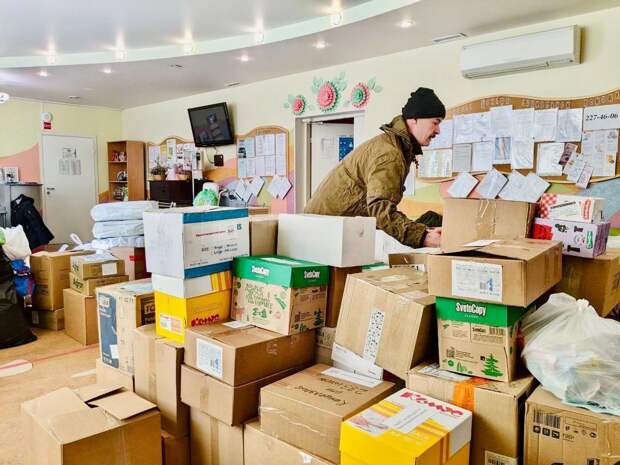 В Красногвардейском районе открылся пункт сбора гуманитарной помощи пострадавшим от наводнения оренбуржцам