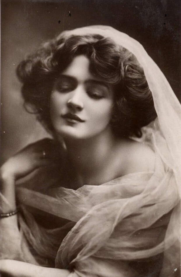 Оцените стандарты красоты прошлого — подборка фото прекрасных женщин начала 20 века