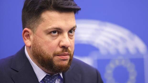 RT: юрист Ремесло считает, что команда ФБК намеренно «сливает» Волкова из-за скандала с нацистами из РДК