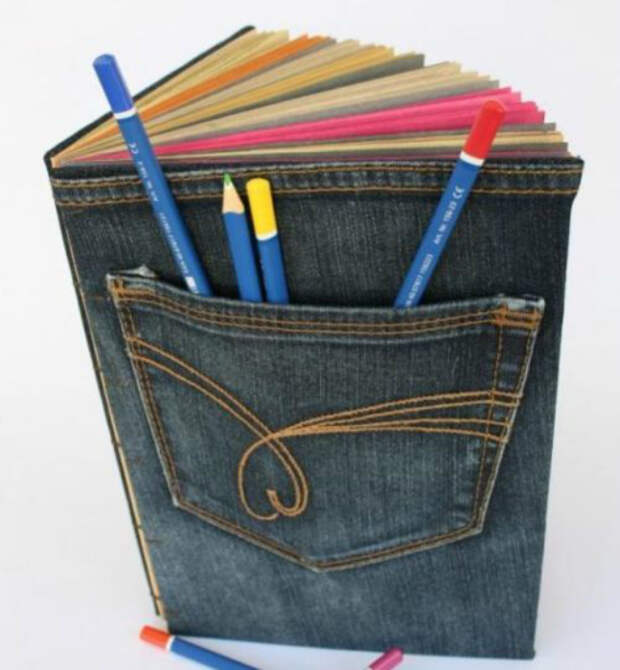 19 стильных и полезных в быту вещей, которые можно легко сделать из старых джинсов