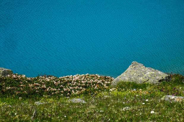 Кусочек неба, упавший в горы: озеро Закан