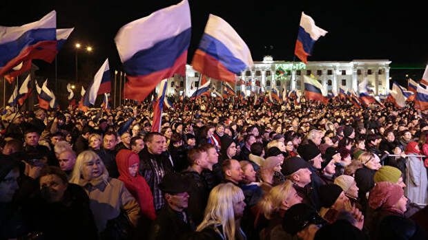 Жители Симферополя на концерте Крым-Весна