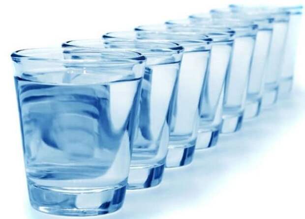 Чистая питьевая вода нужна для выведения токсинов, поддержания нормальной работы желудочно-кишечного тракта, профилактики болезней суставов, сердца и сосудов.