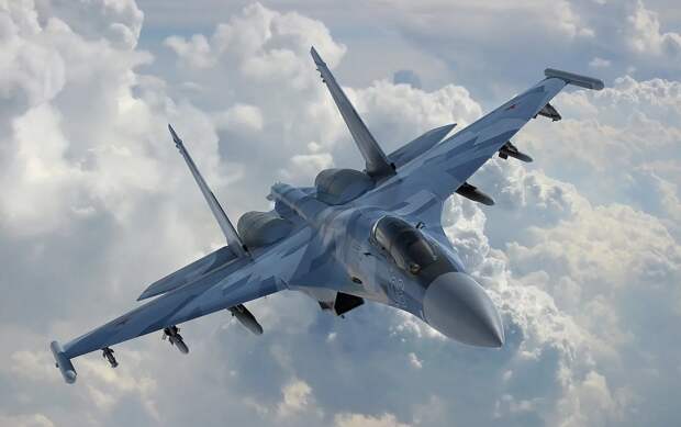 Благодаря большому количеству элементов, свойственных для "пятого поколения", Су-35, даже по мнению западных экспертов, имеет хорошие шансы при встрече с американскими "стелсами". Фото МО РФ