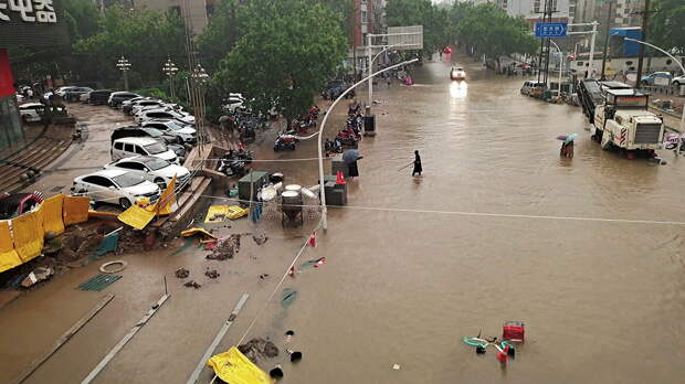 Наводнение в Чжэнчжоу, Китай - РИА Новости, 1920, 24.07.2021