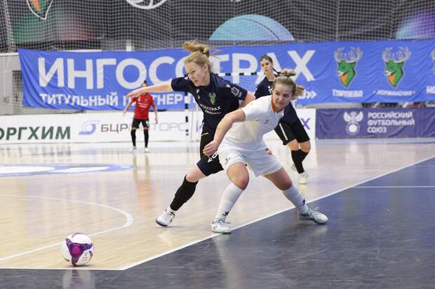 Футзалистки нижегородской «Норманочки» уступили питерскому «Кристаллу»