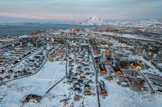 Мэр столицы Гренландии назвала попытку поднятия флага США запугиванием местных жителей