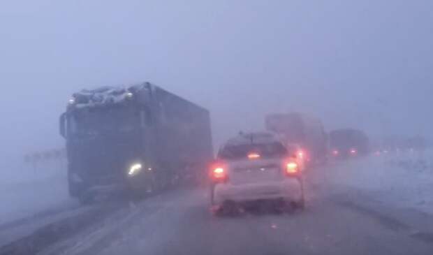 В Челябинской области ГИБДД предупреждает водителей о сильном снегопаде на трассе М-5