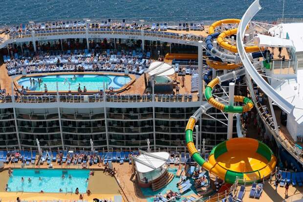 worlds-largest-passenger-ship-harmony-of-the-seas-royal-caribbean-13