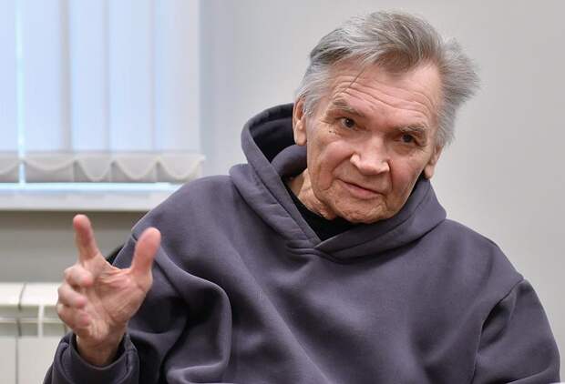 Легендарный музыкант рассказал об отношении КГБ к рокерам