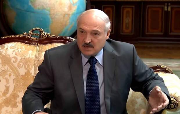 Зачем Запад настоятельно советует Путину «не спасать Лукашенко» Зачем Запад настоятельно советует Путину «не спасать Лукашенко»