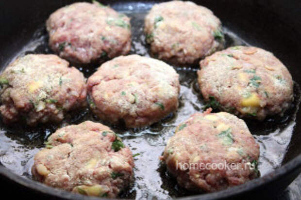 Котлеты из говяжьего фарша ZHarka kotlet iz govyadiny 300x200 Котлеты из говяжьего фарша