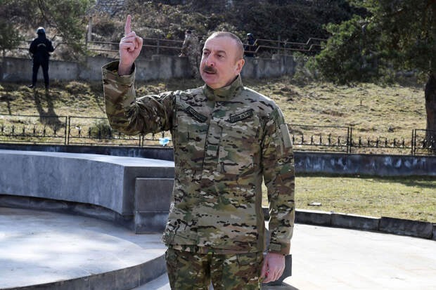 Алиев счел обнадеживающей делимитацию границы между Азербайджаном и Арменией