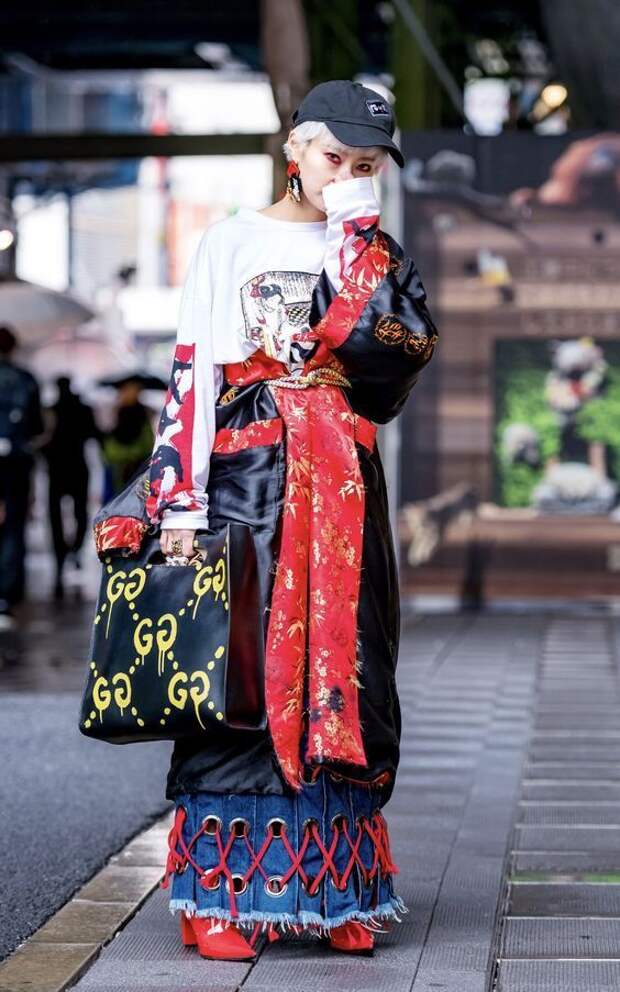 девушка в японской одежде