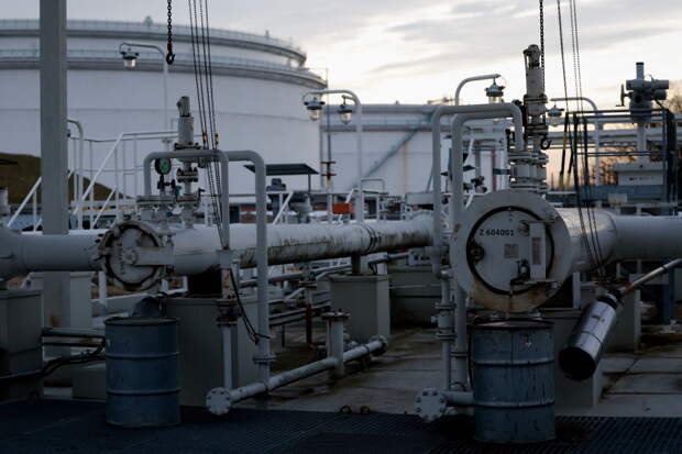 Назван фактор удержания высоких цен на нефть после окончания войны на Ближнем Востоке