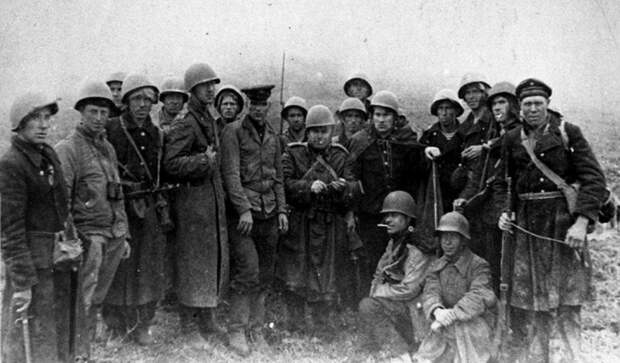 Советcкие воины, участники освобождения Курил 1945 г. rusknife.ru